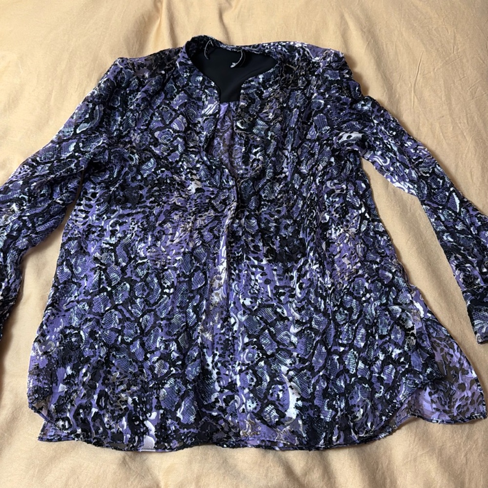 Alice + Olivia true sample snakeskin pattern blouse